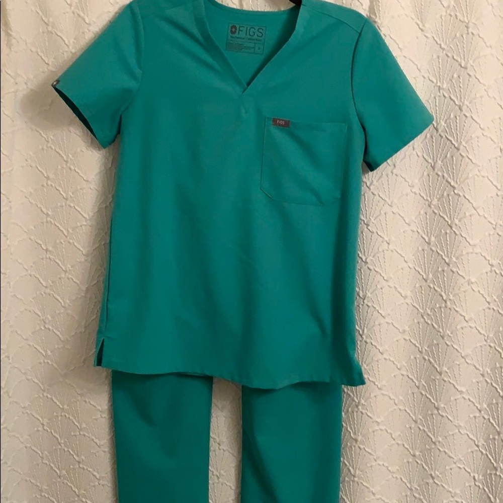 Digs limited edition surgical green scrub set